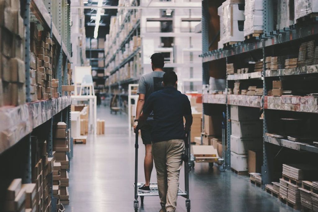 Alexander Isreb באתר PEXELS logistics supply chain